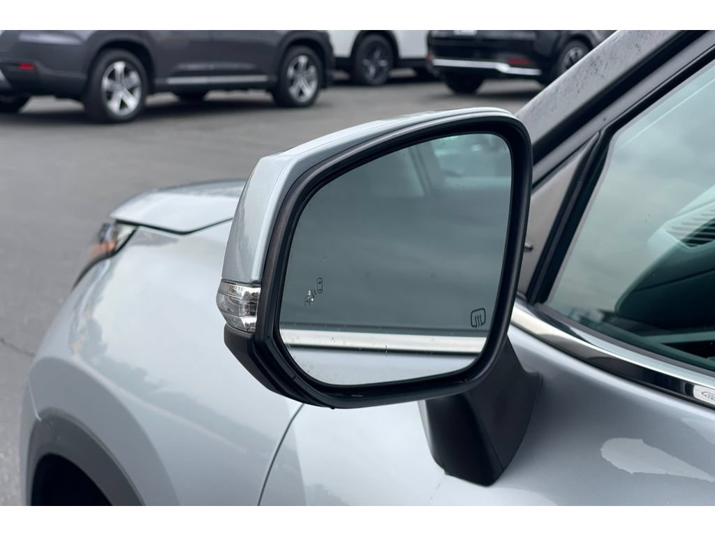 Used 2021 Toyota Highlander LE FWD image 12