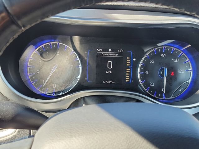 Used 2019 Chrysler Pacifica Touring Plus w/ S Appearance Package FWD image 22