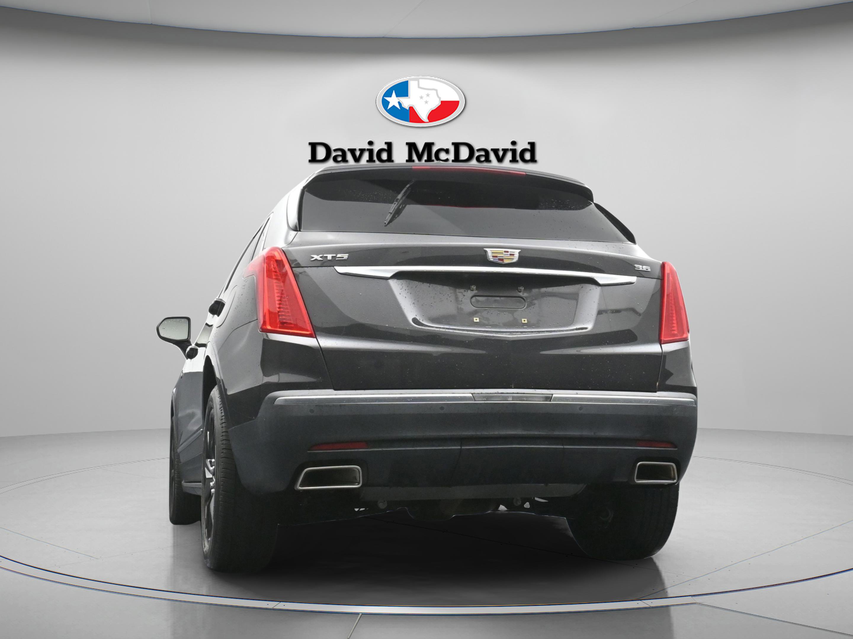 Used 2017 Cadillac XT5 Premium Luxury FWD image 30