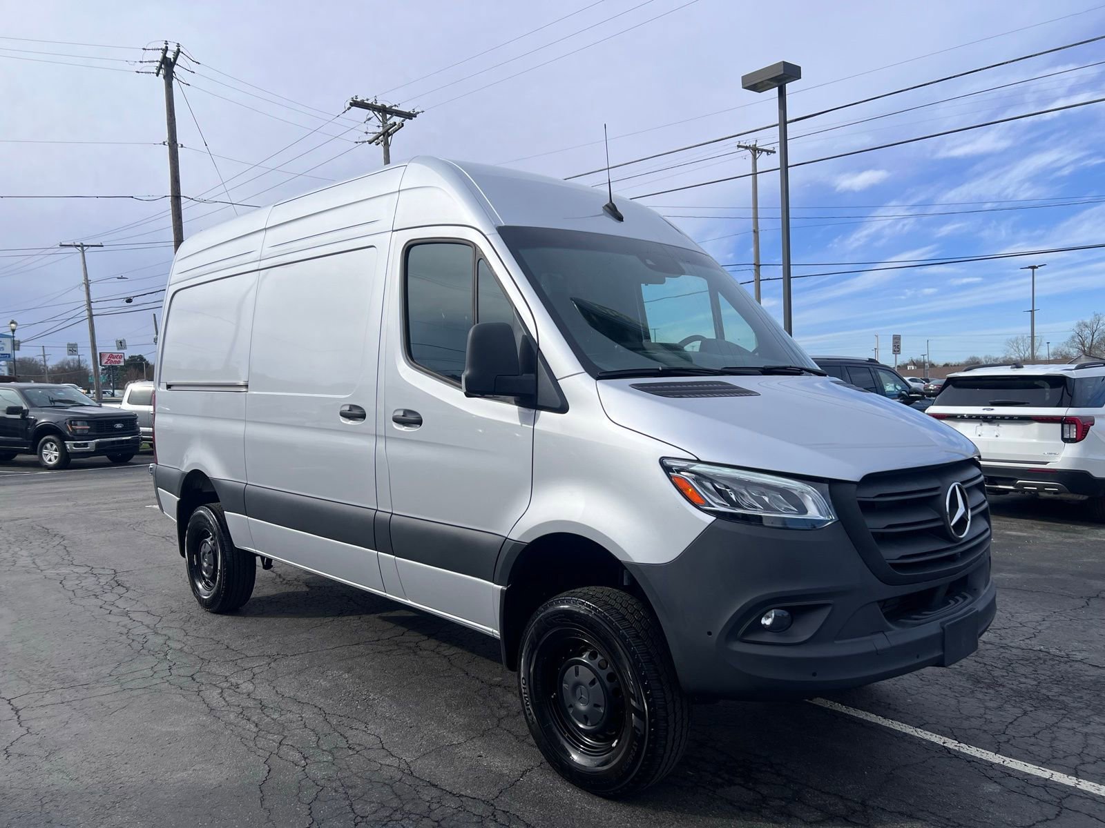 Used 2024 Mercedes-Benz Sprinter 144 Cargo image 10