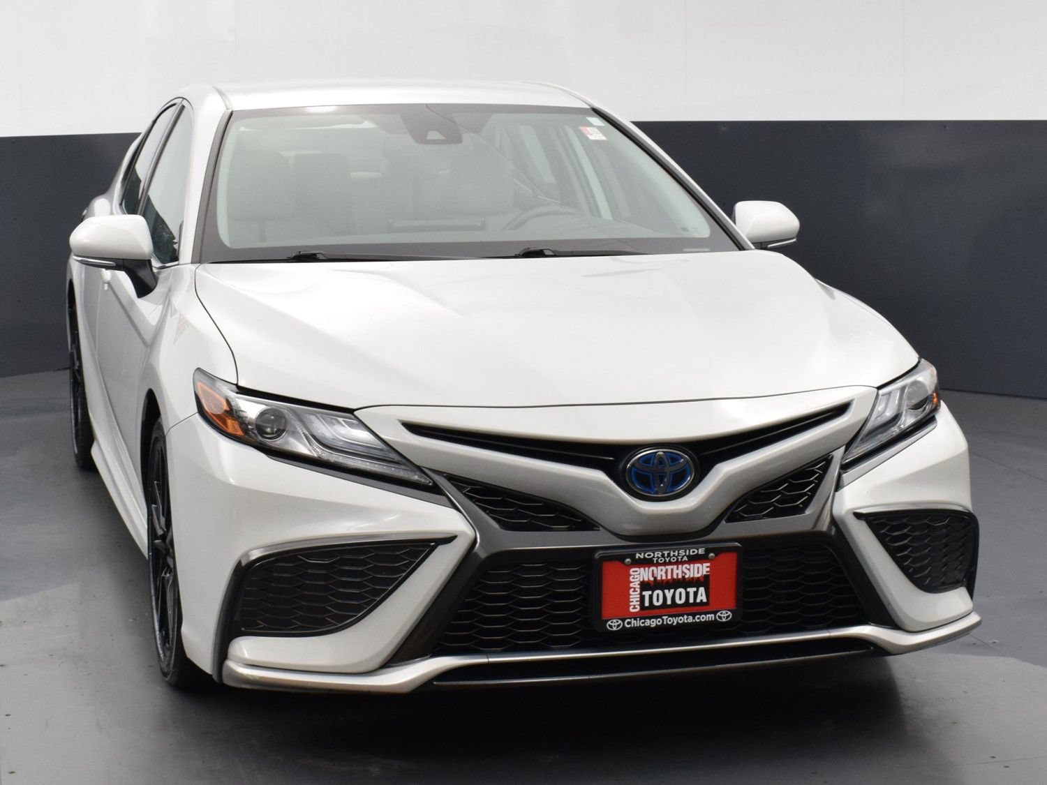 Used 2022 Toyota Camry XSE FWD image 7