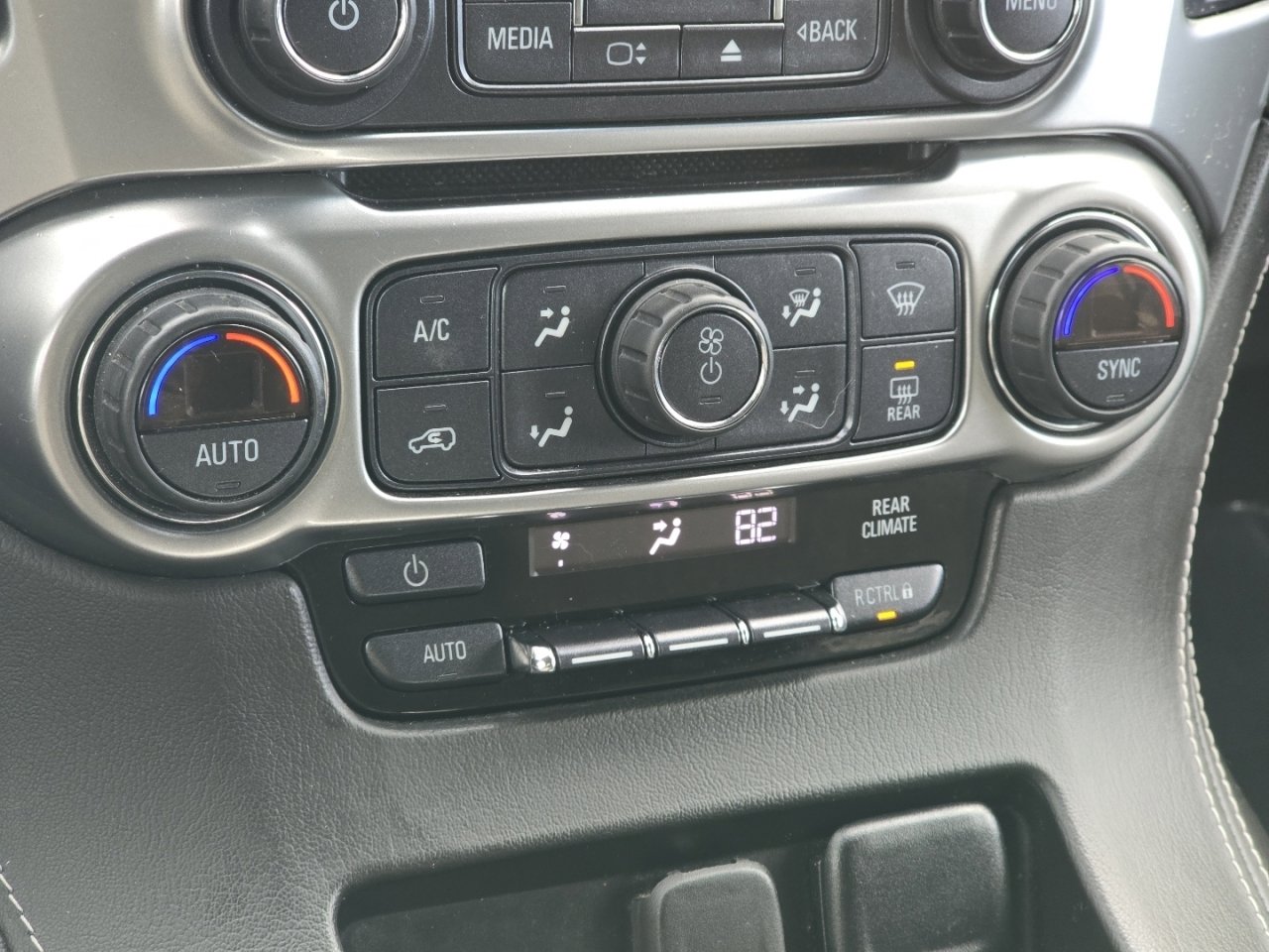 Used 2019 Chevrolet Tahoe LS w/ Enhanced Driver Alert Package image 28