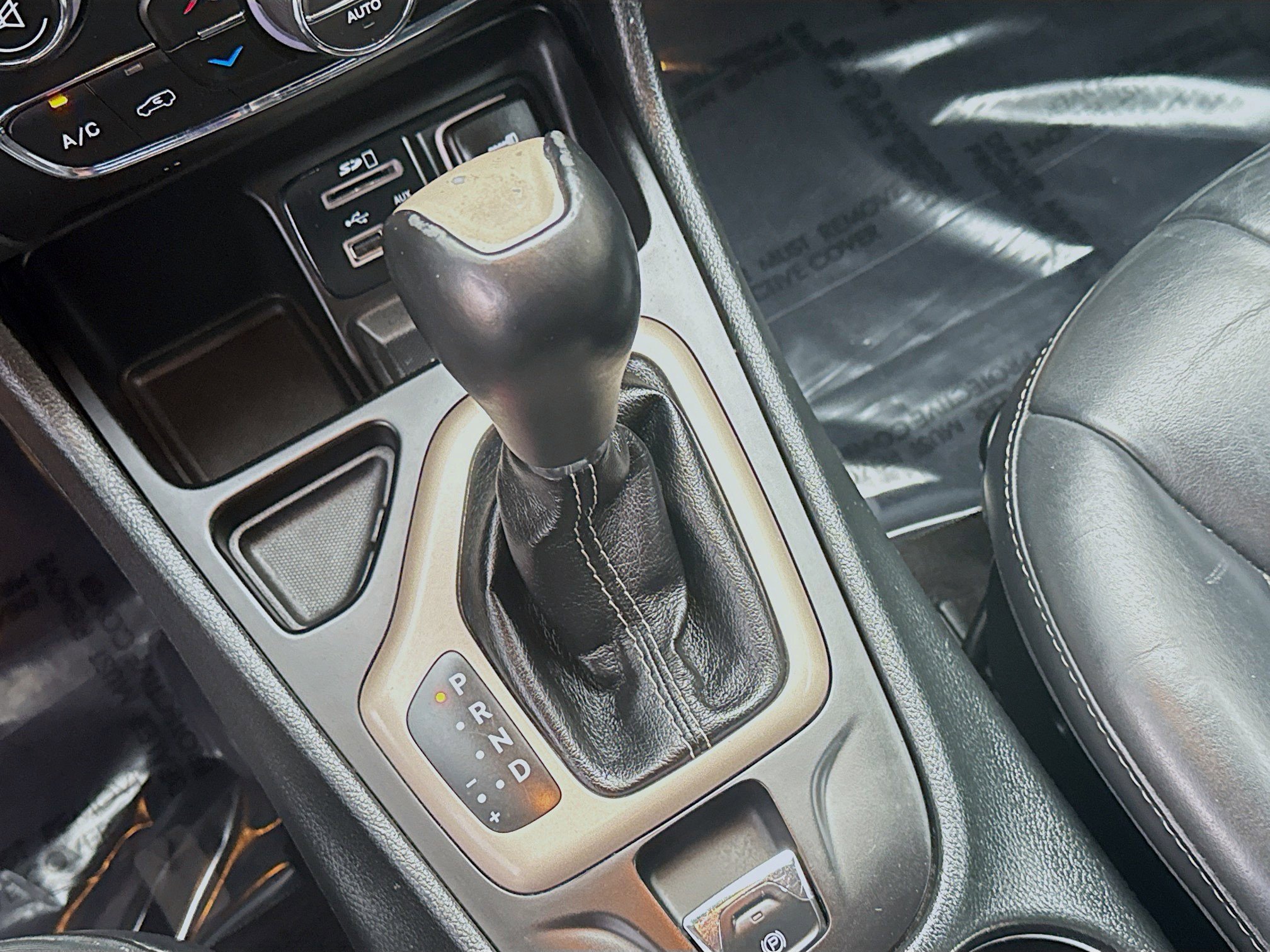 Used 2016 Jeep Cherokee Limited image 13