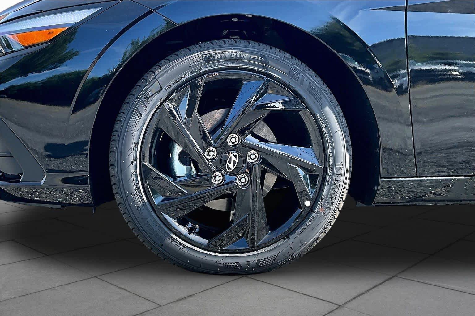 New 2026 Hyundai Elantra SEL Sport FWD image 9