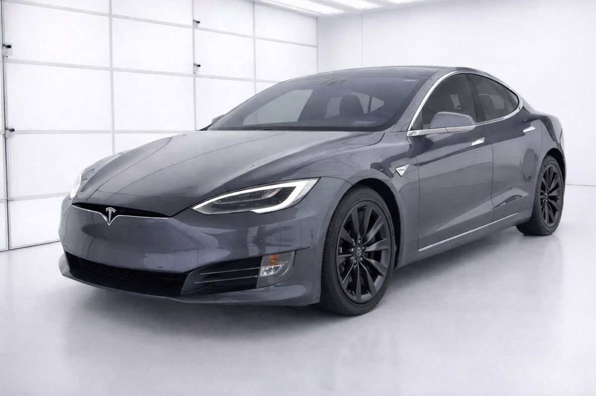 Used 2018 Tesla Model S 100D image 1