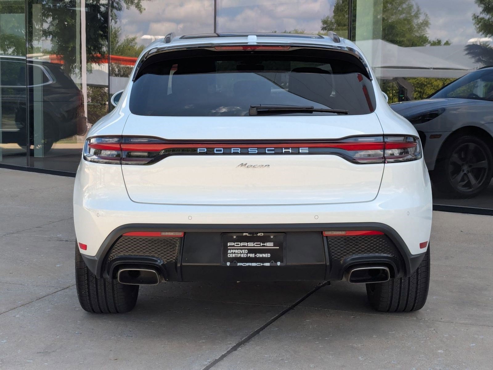 Certified 2026 Porsche Macan AWD/4WD image 10