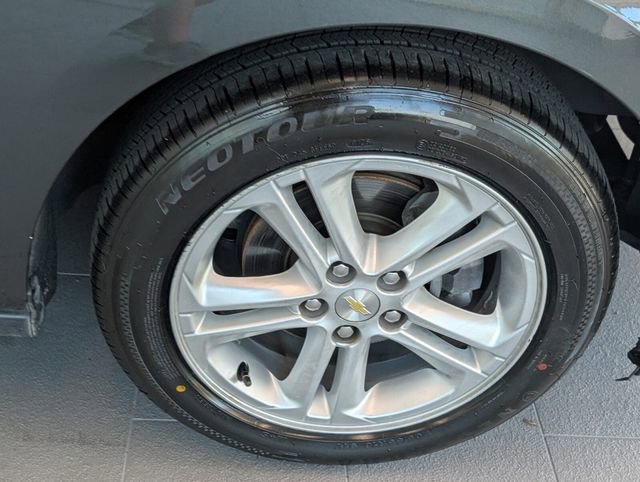 Used 2017 Chevrolet Cruze LT w/ Convenience Package image 16