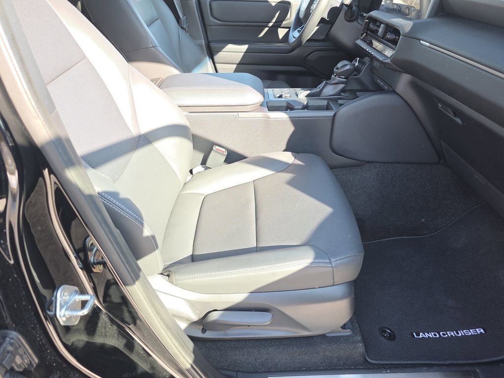 Used 2025 Toyota Land Cruiser image 24