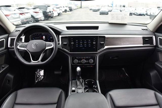 Certified 2023 Volkswagen Atlas SE w/ Black Wheel Package image 7