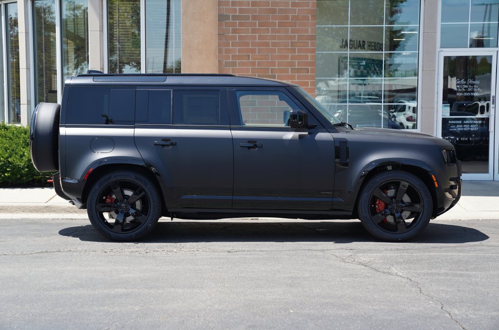 New 2026 Land Rover Defender 110 X AWD/4WD image 7