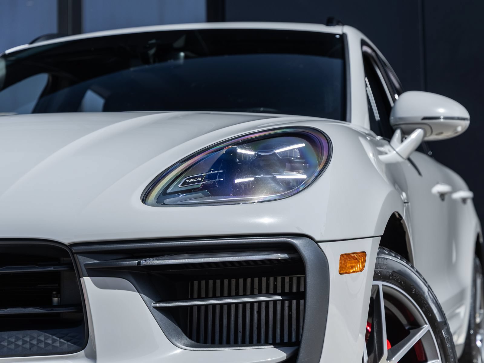 Certified 2024 Porsche Macan S AWD/4WD image 17