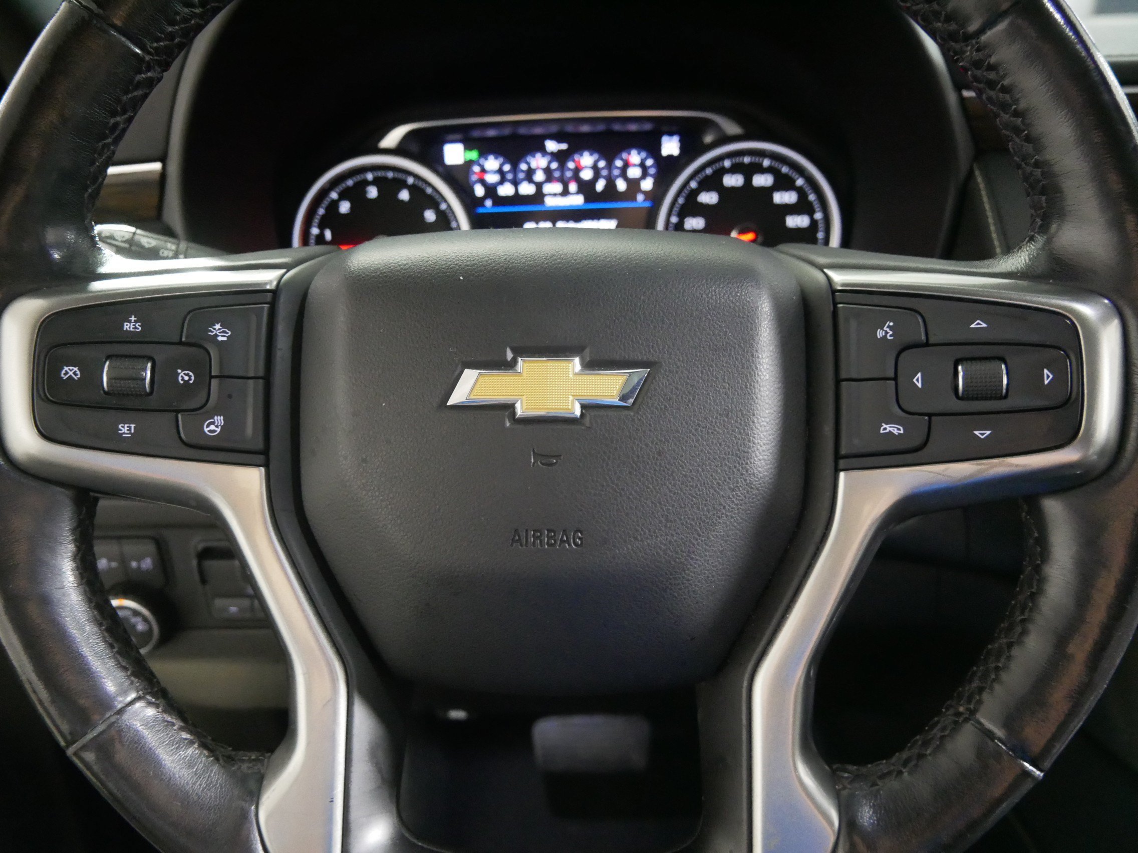 Used 2021 Chevrolet Tahoe Premier w/ Premium Package AWD/4WD image 25