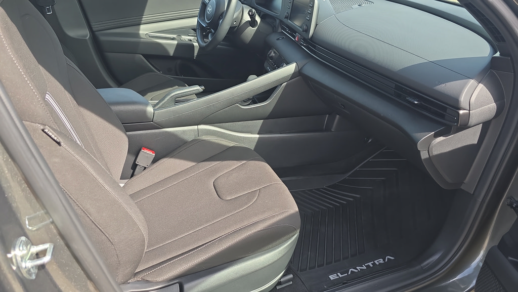 Certified 2026 Hyundai Elantra Sport FWD image 13