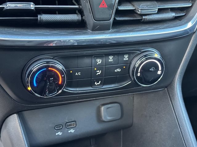Used 2024 Buick Encore GX Preferred FWD image 23