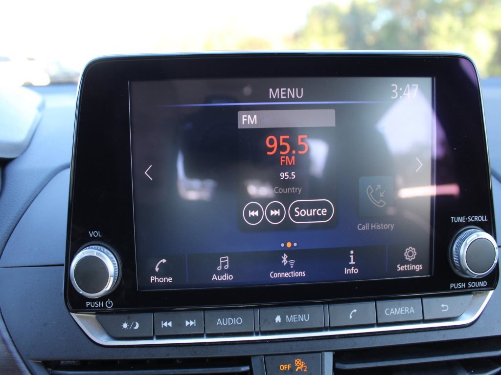 Used 2024 Nissan Altima 2.5 SV image 7