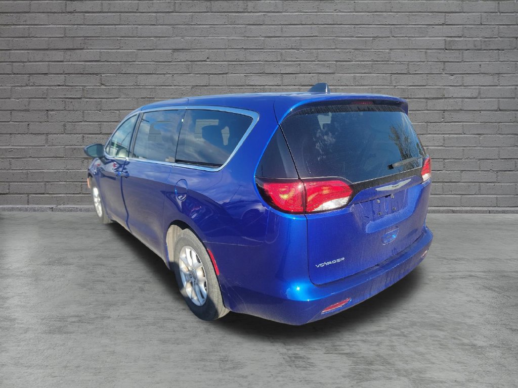 Used 2021 Chrysler Voyager LX FWD image 9