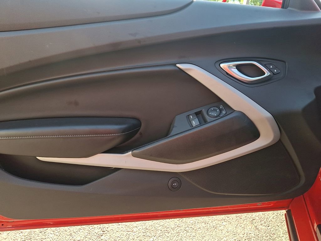 Used 2018 Chevrolet Camaro SS RWD image 14