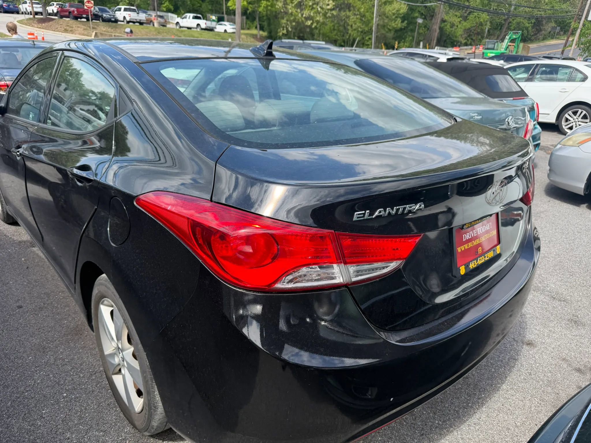 Used 2013 Hyundai Elantra GLS w/ Preferred Pkg FWD image 3