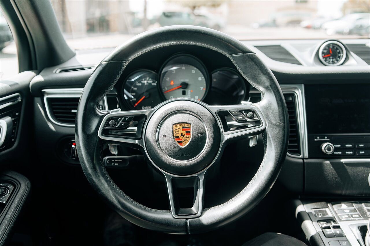 Used 2018 Porsche Macan S image 20