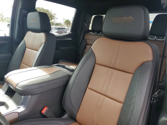 Used 2025 Chevrolet Silverado 1500 High Country w/ Technology Package image 14