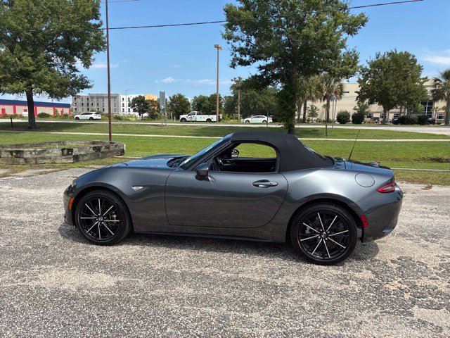 Used 2024 MAZDA MX-5 Miata Grand Touring w/ Weather Package RWD image 29