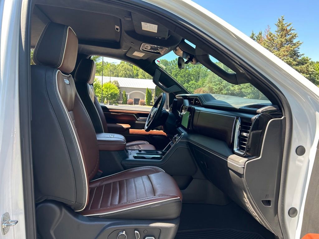 Used 2024 GMC Sierra 3500 Denali Ultimate AWD/4WD image 55
