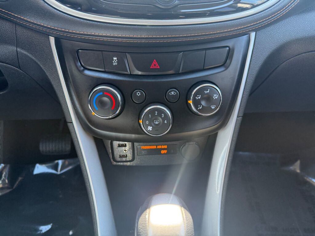 Used 2018 Chevrolet Trax LT w/ LT Convenience Package image 19