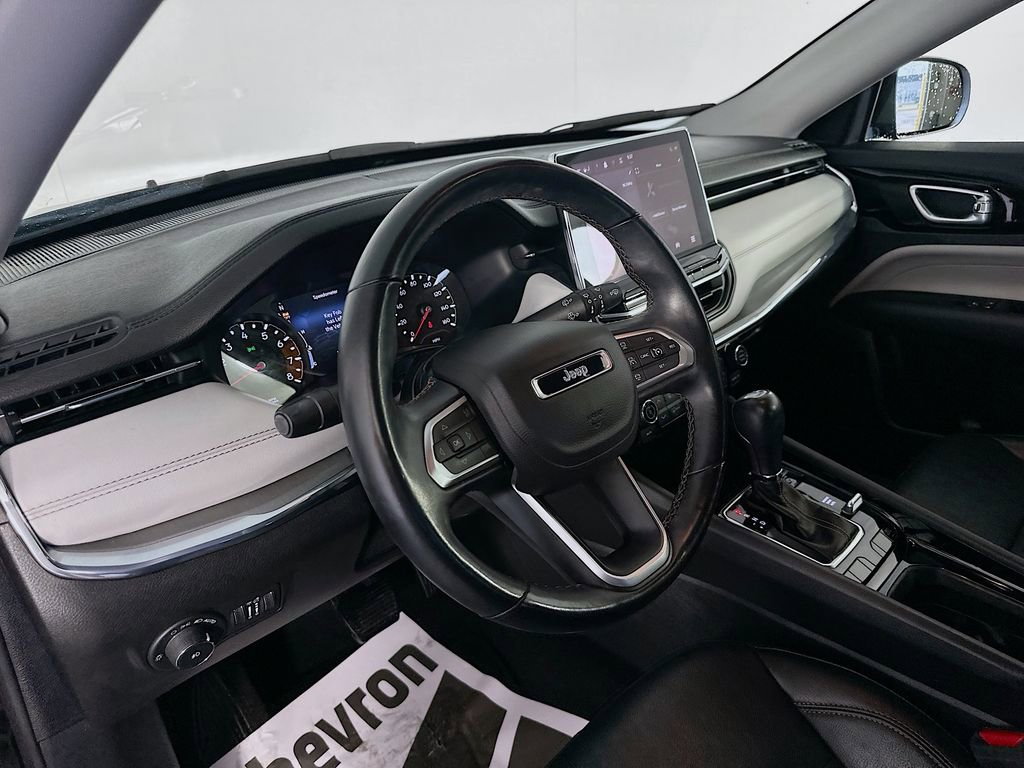 Used 2022 Jeep Compass Limited image 9