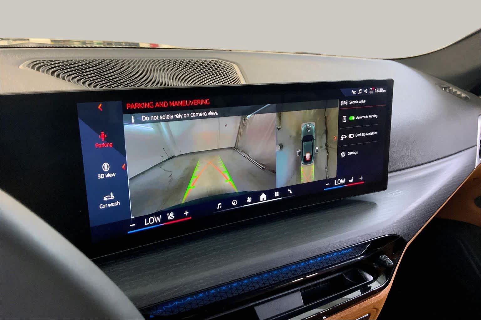 Used 2025 BMW i4 eDrive40 w/ Premium Package RWD image 26