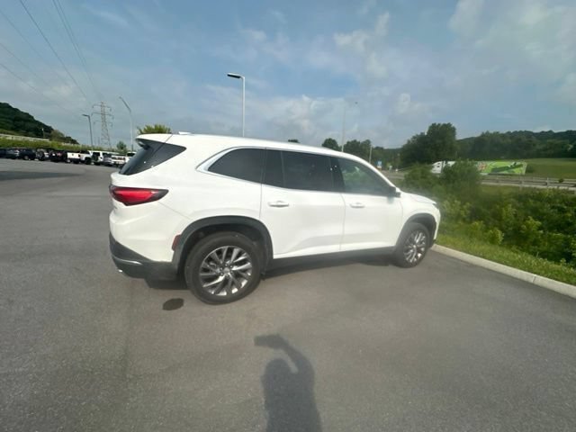 Used 2025 Buick Enclave Preferred AWD/4WD image 35