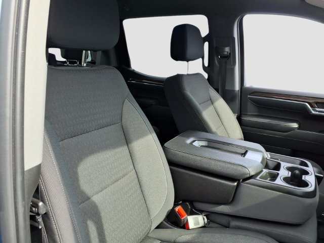 Used 2024 Chevrolet Silverado 1500 LT AWD/4WD image 14