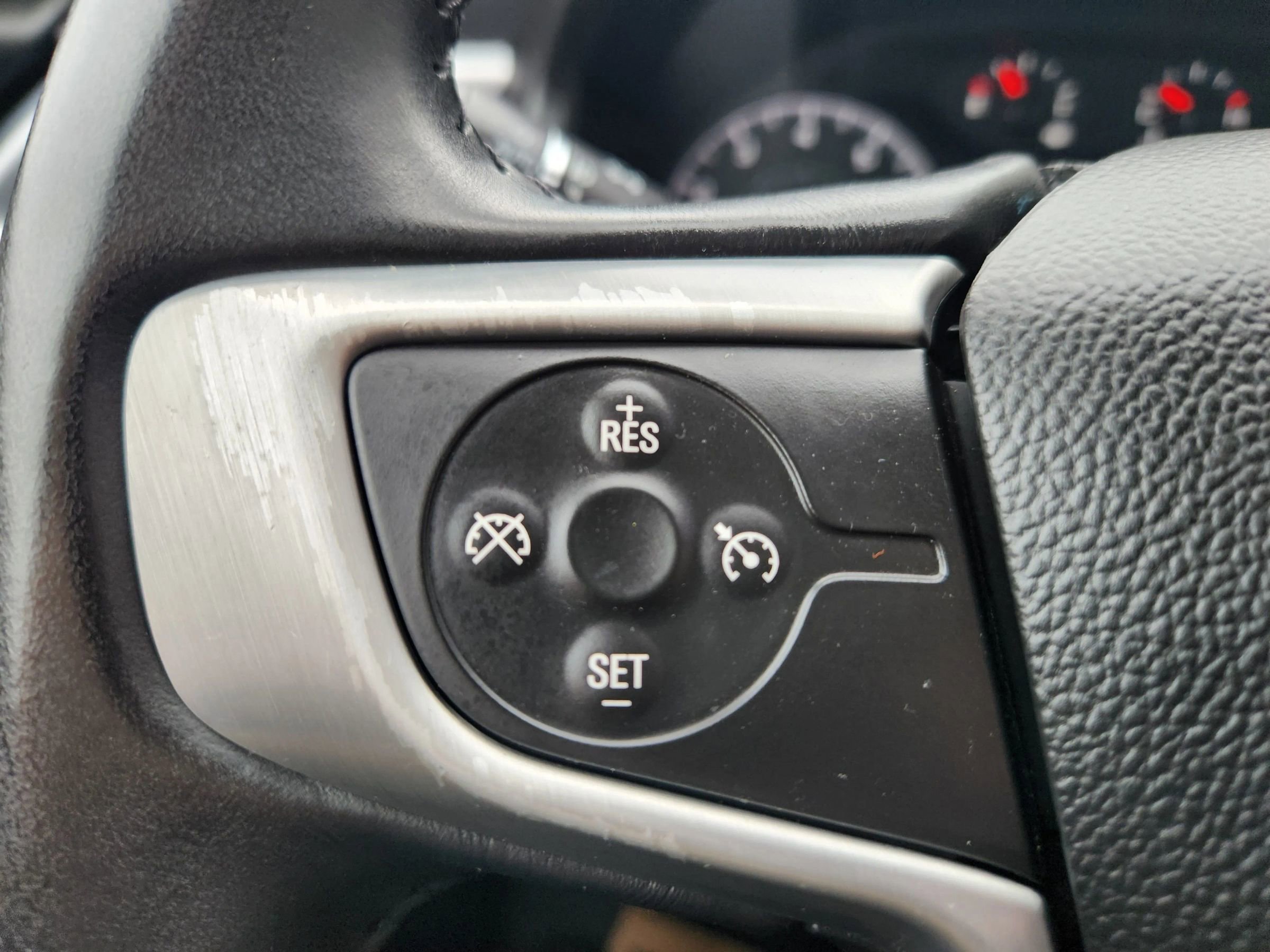 Used 2017 GMC Acadia SLE image 30