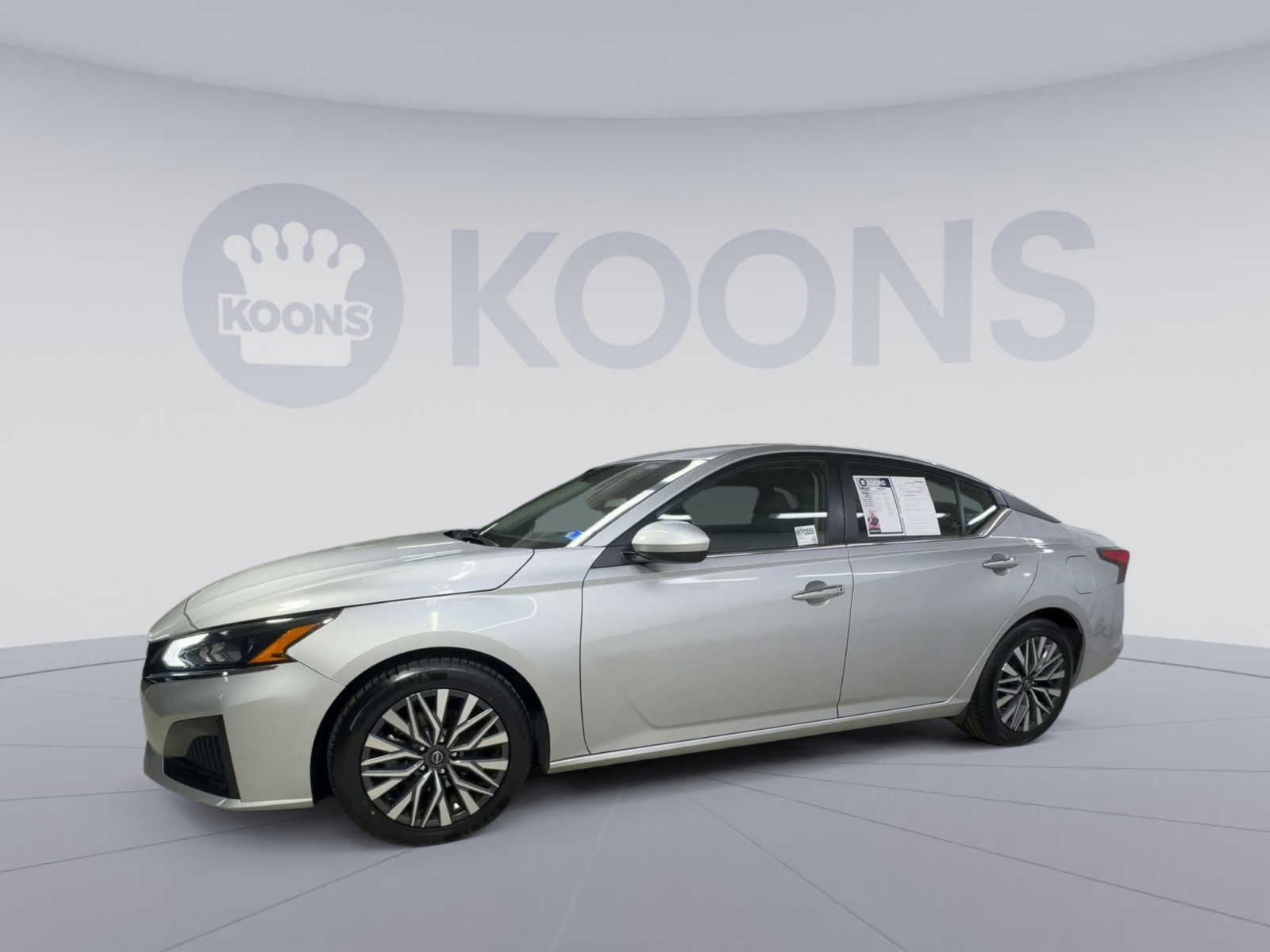 Used 2023 Nissan Altima 2.5 SV FWD image 5