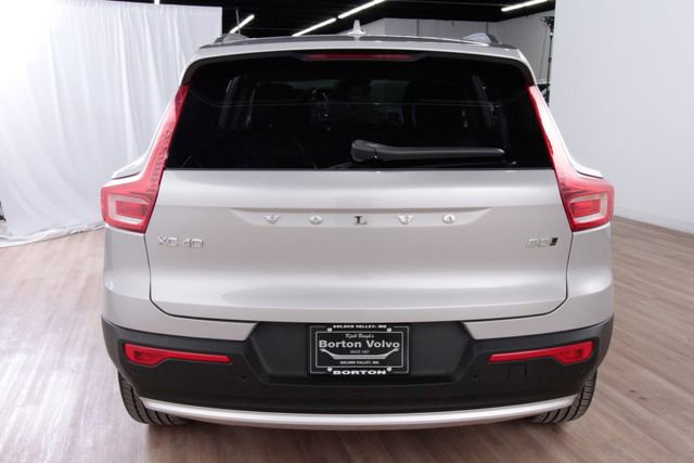 Certified 2025 Volvo XC40 B5 Plus image 4