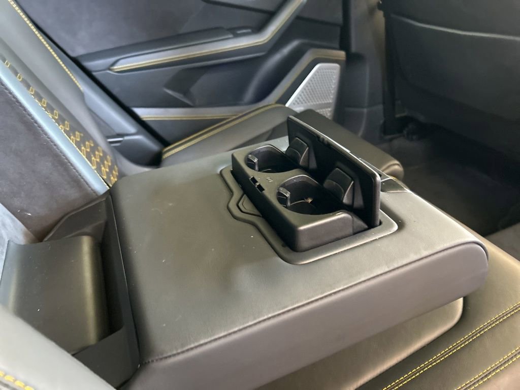 Used 2022 Lamborghini Urus image 38