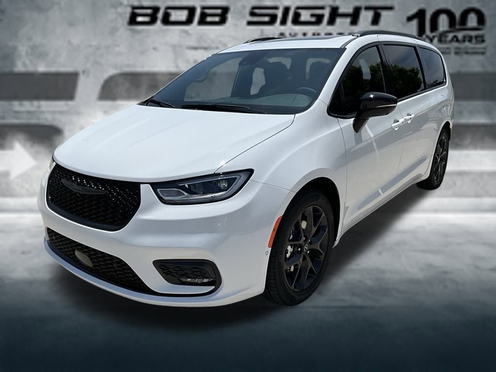 New 2025 Chrysler Pacifica Limited image 1