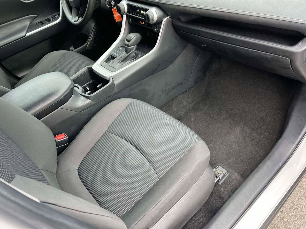 Used 2024 Toyota RAV4 LE image 11