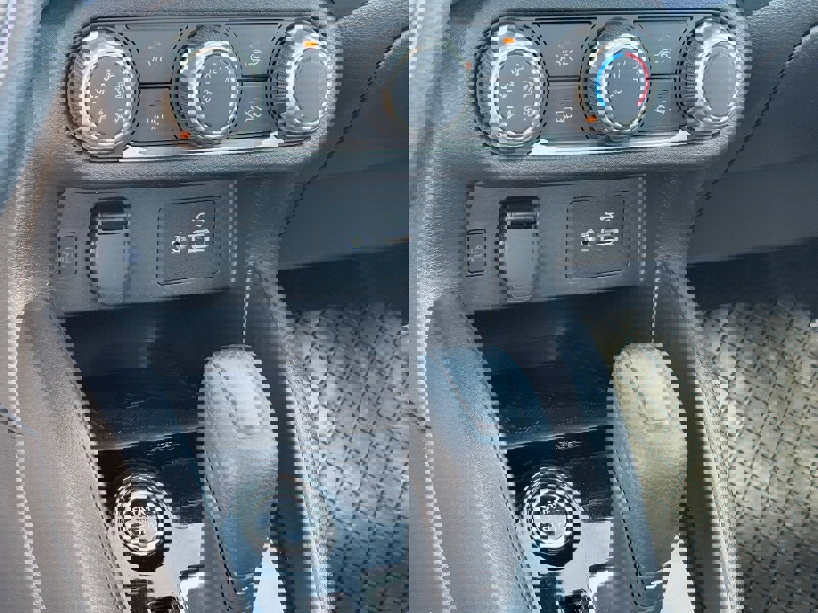 Used 2025 Nissan Versa SV image 24