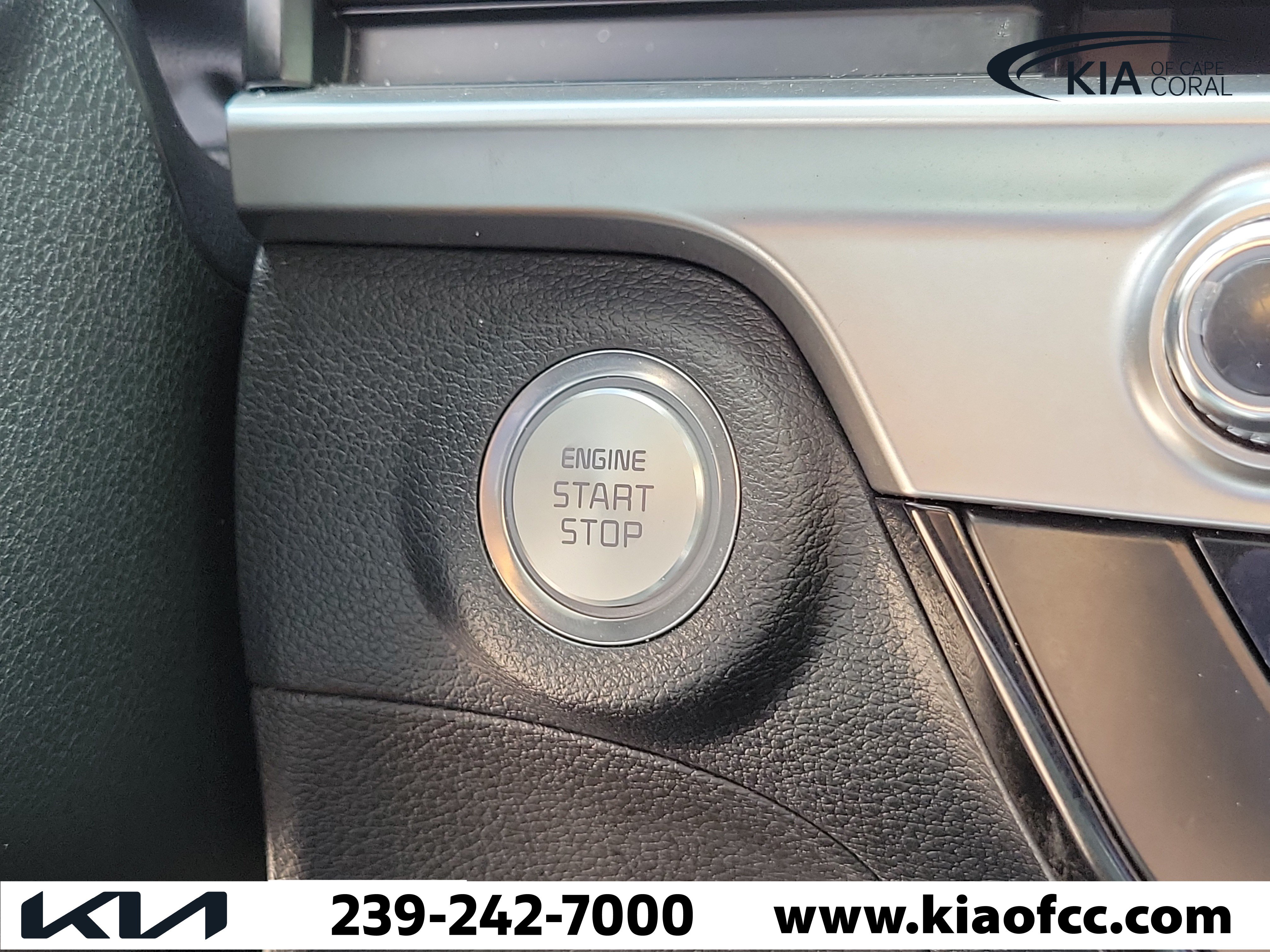 Certified 2024 Kia Telluride EX w/ EX Captain's Chair Package FWD image 30