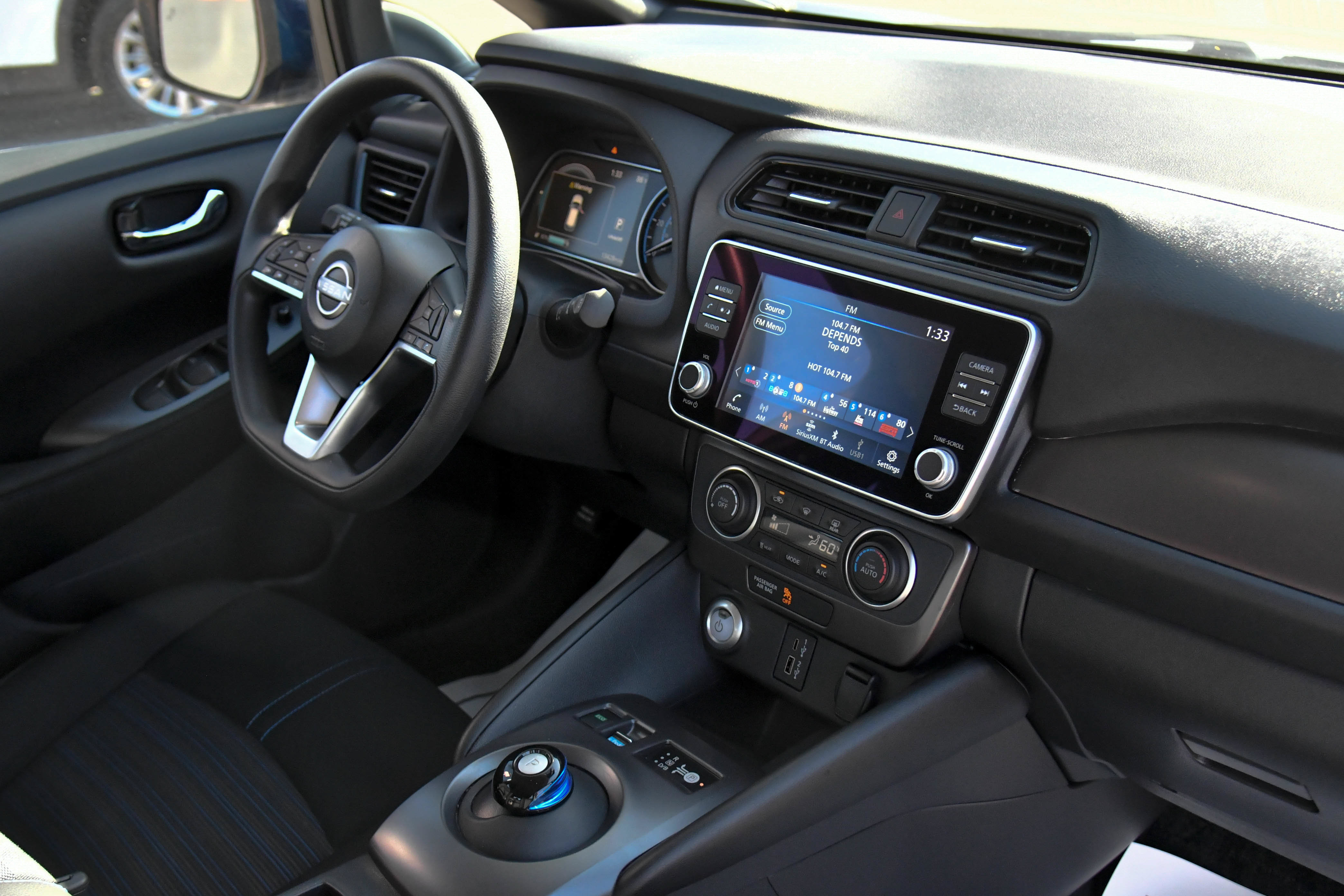Used 2025 Nissan Leaf S FWD image 41
