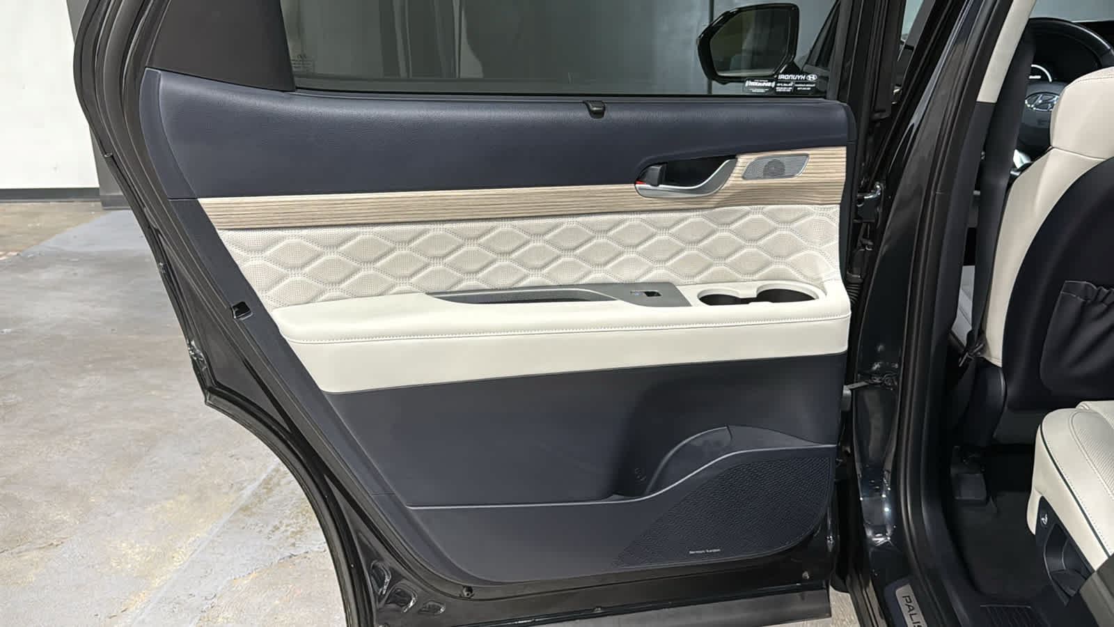 Used 2022 Hyundai Palisade Calligraphy w/ Cargo Package FWD image 20