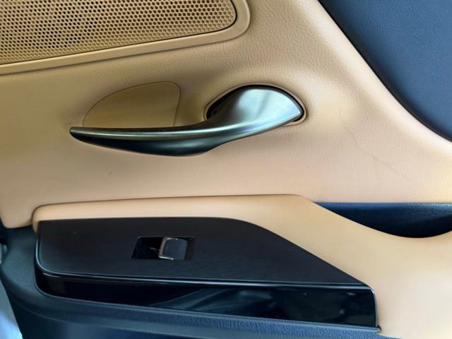 Used 2025 Lexus ES 350 w/ Premium Package image 31