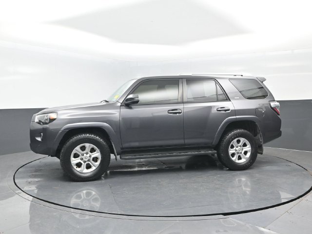 Used 2018 Toyota 4Runner SR5 AWD/4WD image 4