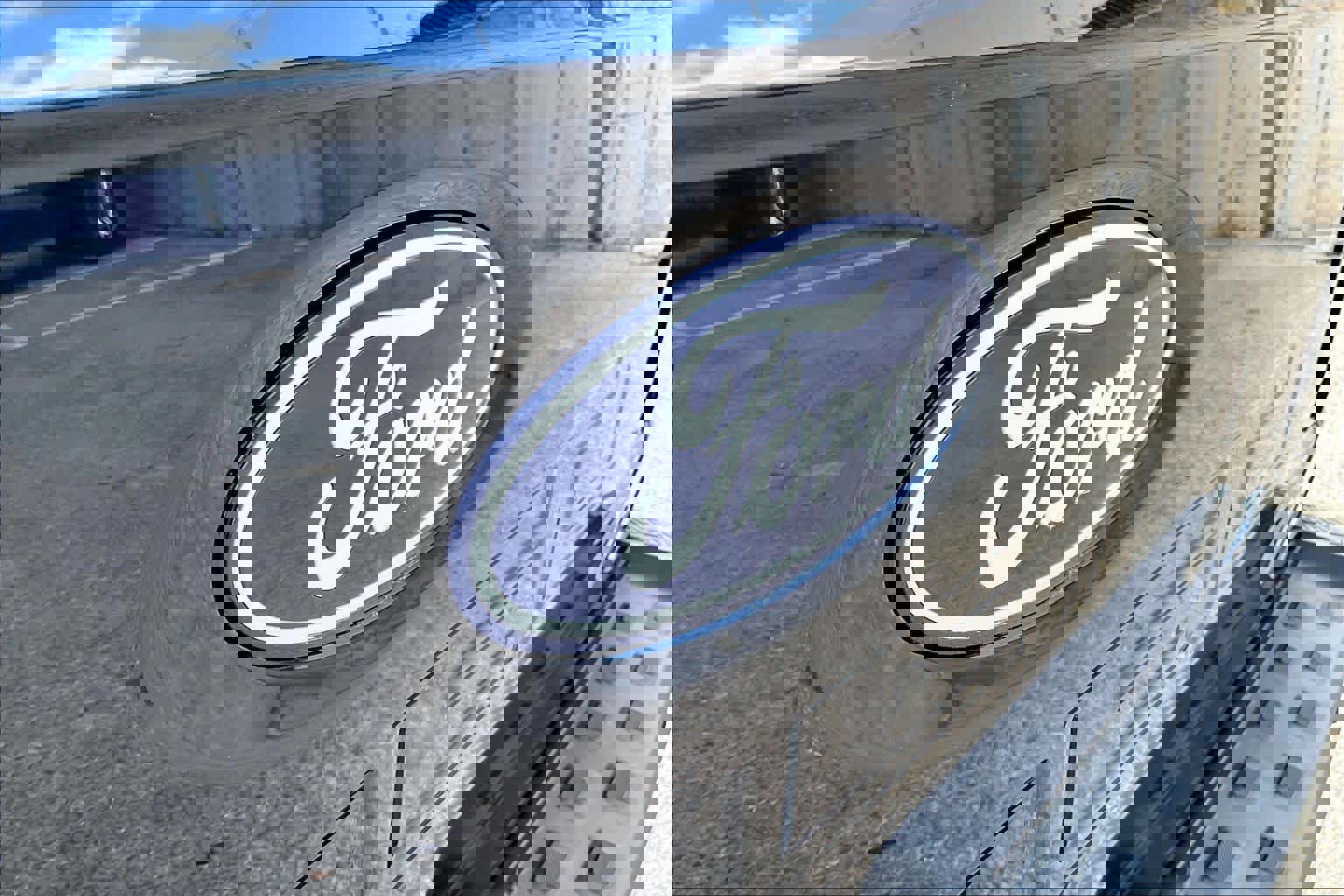 Certified 2025 Ford F150 Lightning XLT w/ Max Trailer Tow Package image 30