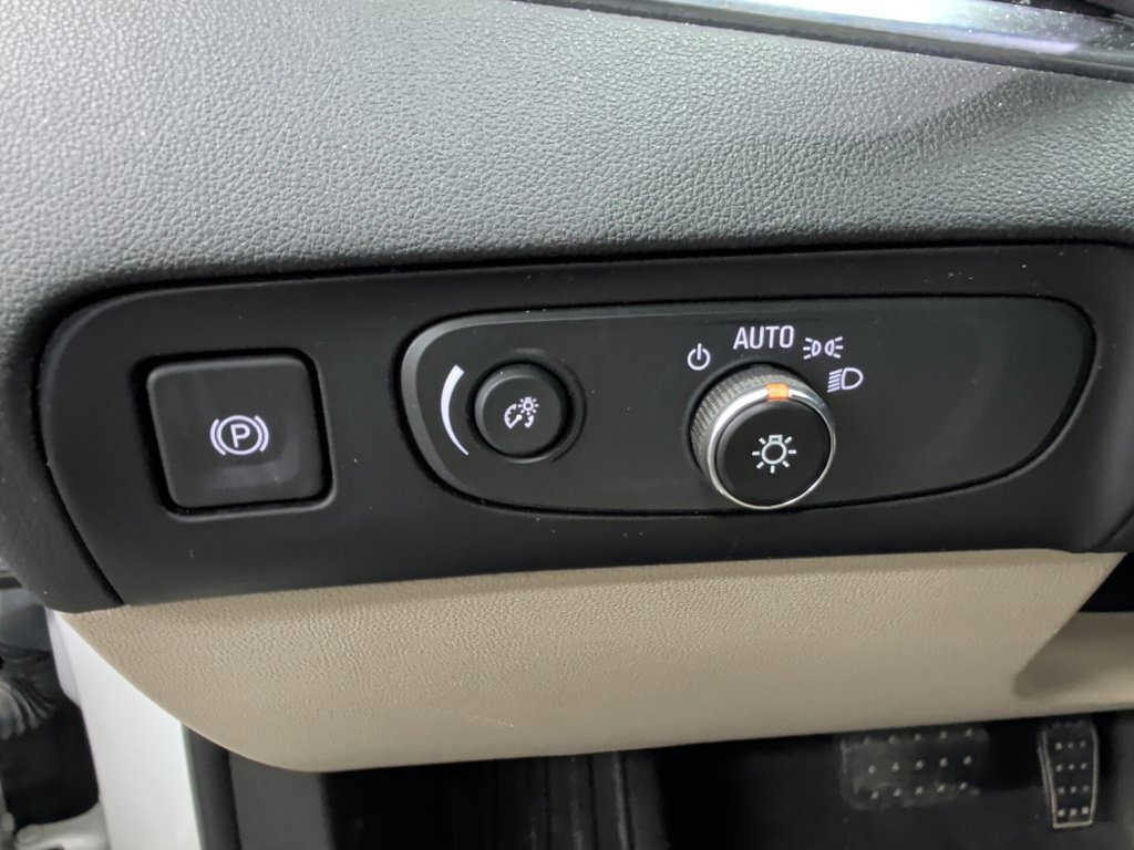 Used 2019 Buick Enclave Essence FWD image 13