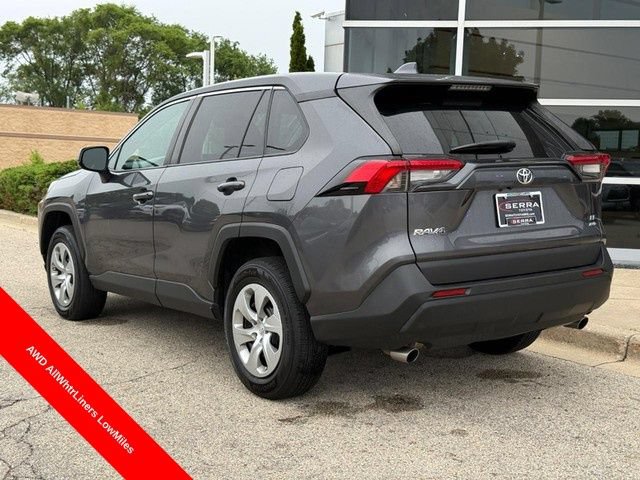 Used 2022 Toyota RAV4 LE AWD/4WD image 5