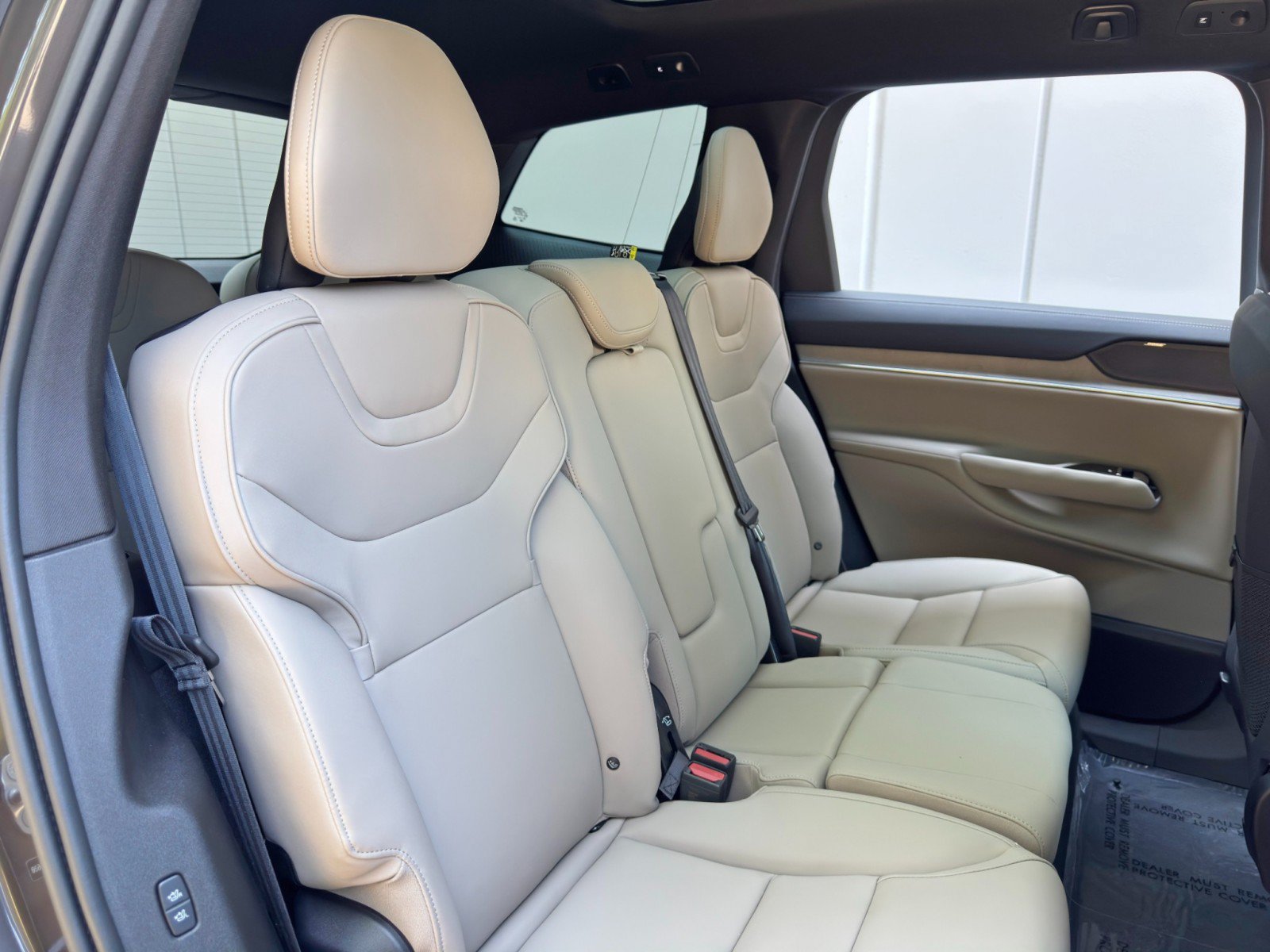 Used 2025 Volvo EX90 Ultra AWD/4WD image 38