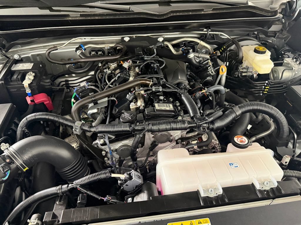 Used 2025 Toyota Tacoma SR5 AWD/4WD image 31