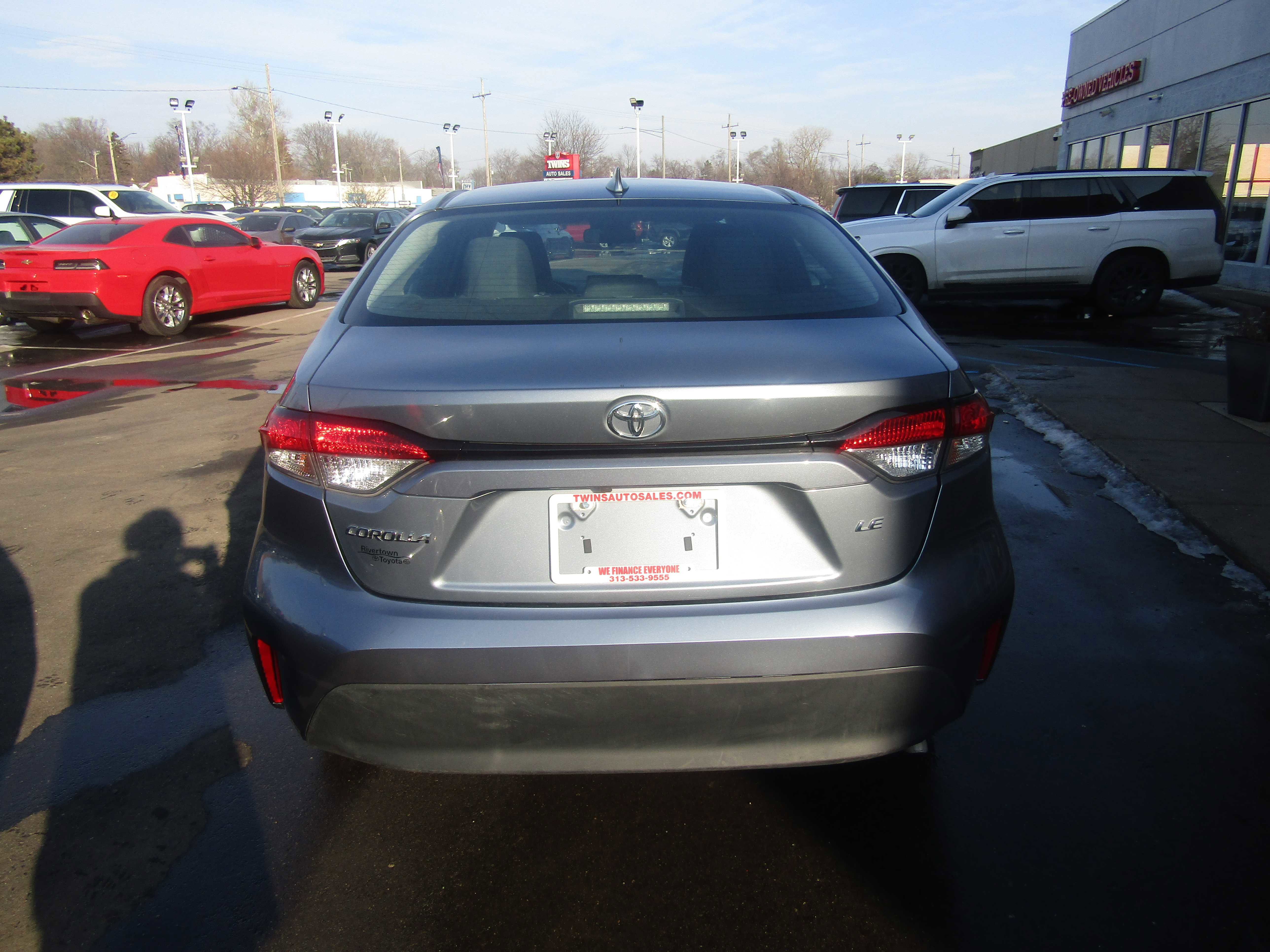 Used 2023 Toyota Corolla LE FWD image 6
