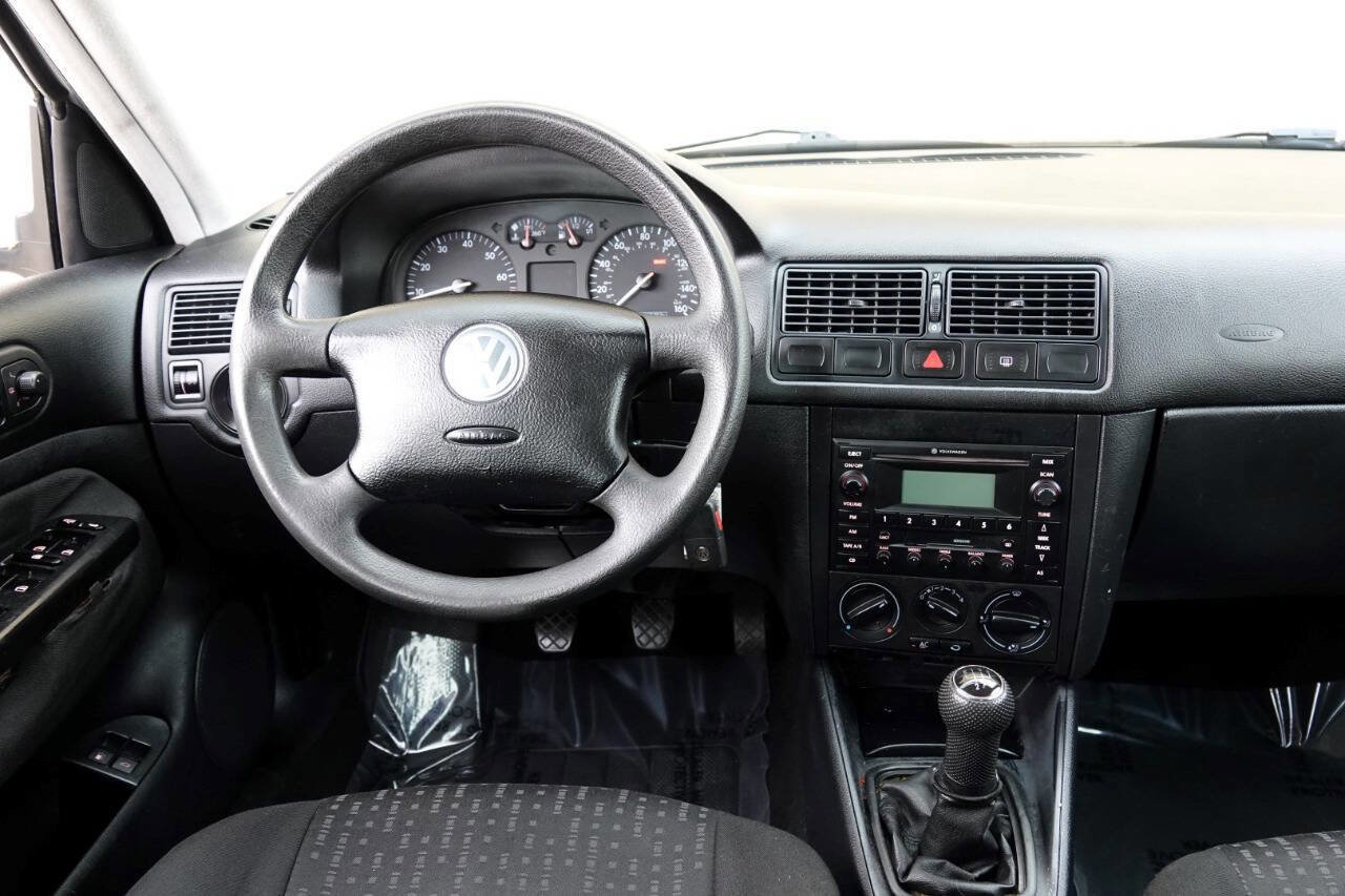 Used 2005 Volkswagen Golf GL image 57